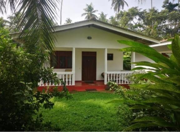 Vidisa Villas Hikkaduwa Exterior photo